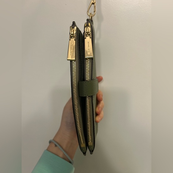 Michael Kors Jet Set Wallet Travel Double Wallet in Green Leather - Picture 5 of 10